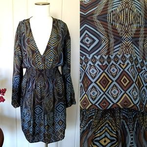 Glam | M deep V long sleeve dress EUC